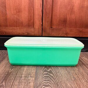 Vintage Tupperware Jadeite Green Celery/Vegetable Keeper